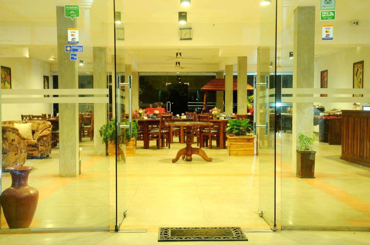 Lake Wind Hotel تيساماهاراما المظهر الخارجي الصورة
