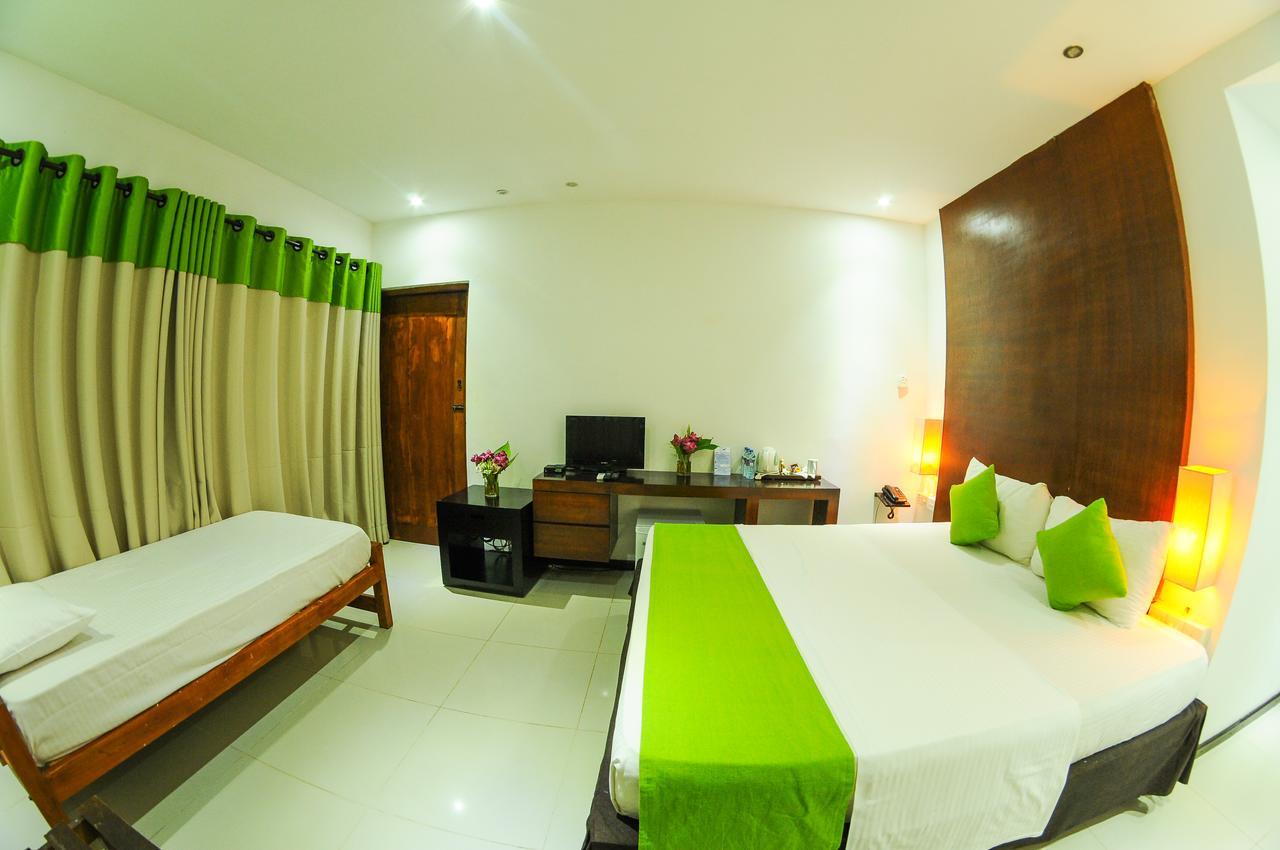 Lake Wind Hotel تيساماهاراما المظهر الخارجي الصورة