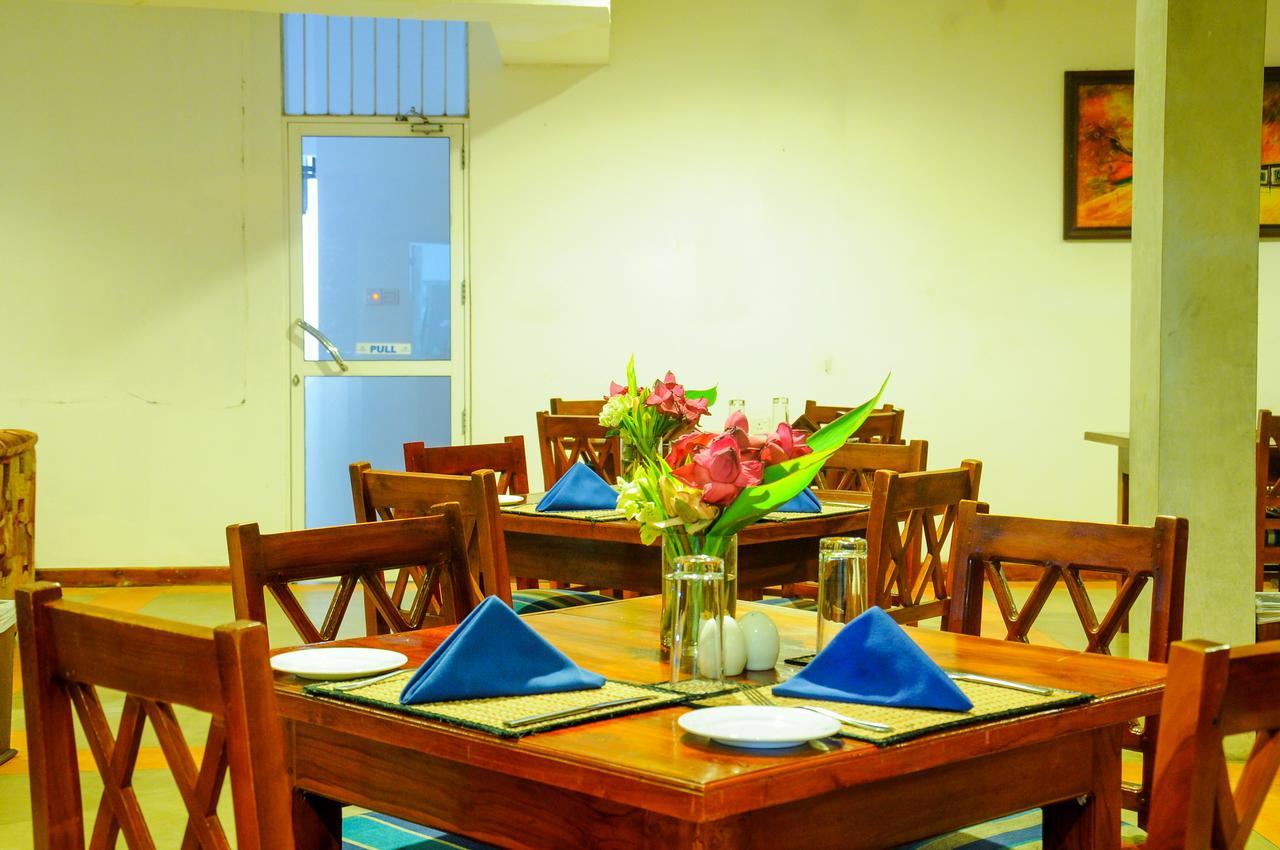 Lake Wind Hotel تيساماهاراما المظهر الخارجي الصورة